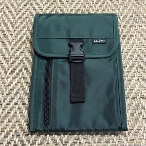 LL Bean Folding Traveler Organizer ID Passport Wallet Pouch Strap Green Clean!